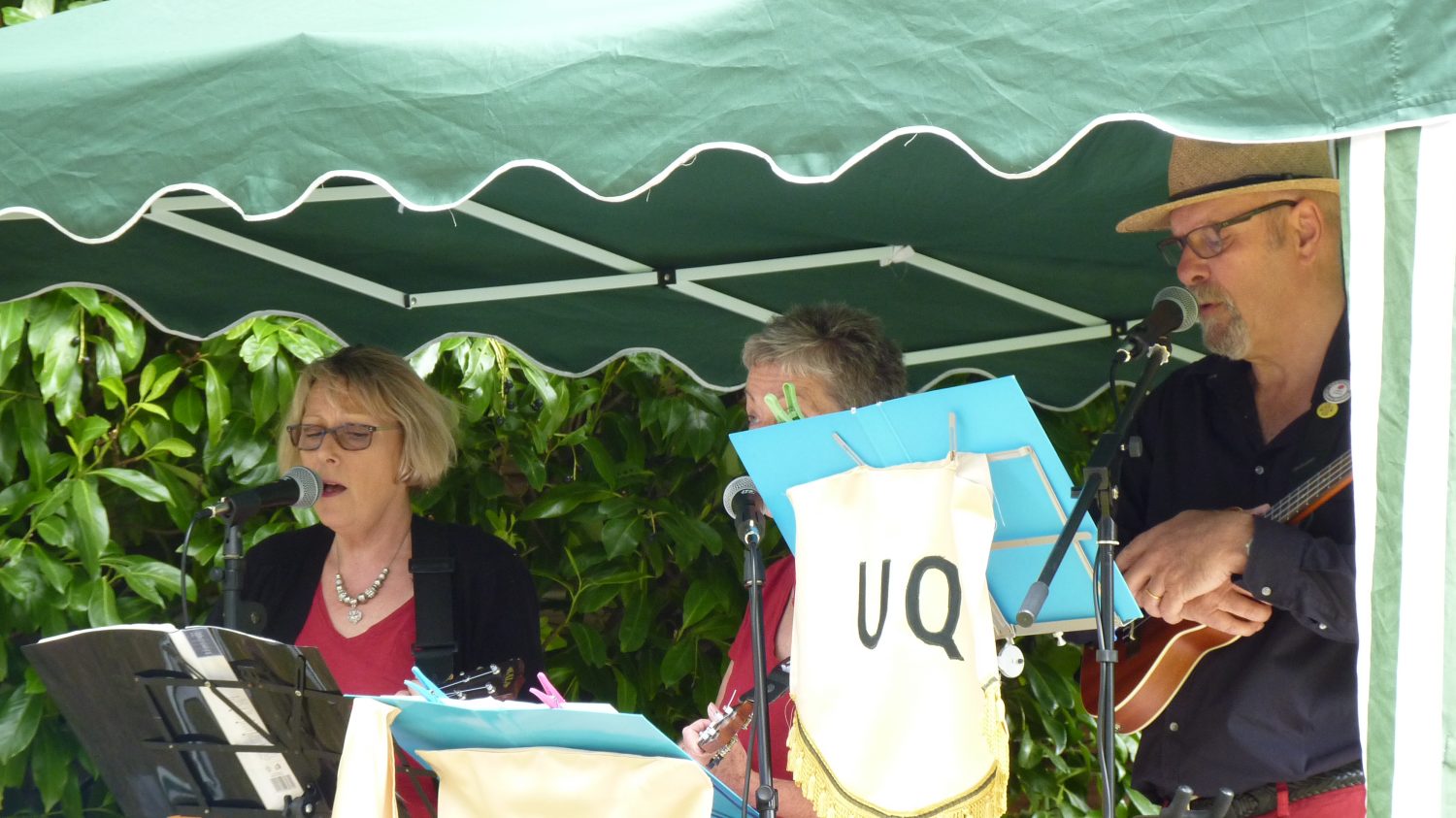 "UQ" during their Vera Lynn medley.