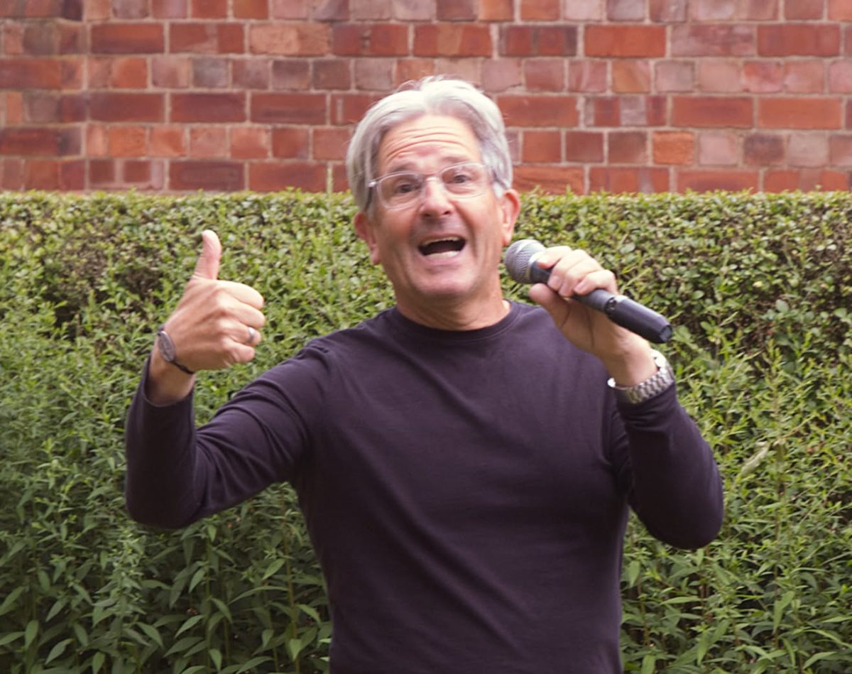 Weekend vibes ahead! Al Brown is bringing the tunes to
